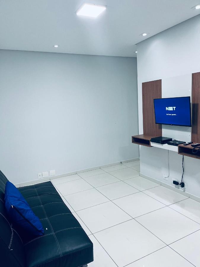 Apartment Pitangueiras 1 , 2 Dormitorios, Piscina, 100 M Praia, Duas Vagas De Garagem E Wi-fi *