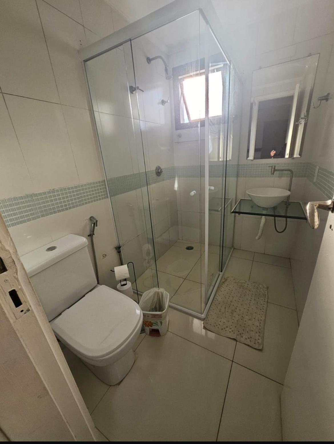 Pitangueiras 1 , 2 Dormitorios, Piscina, 100 M Praia, Duas Vagas De Garagem E Wi-fi Guaruja